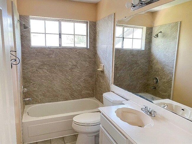 Building Photo - 14514 Hillside Hickory Ct