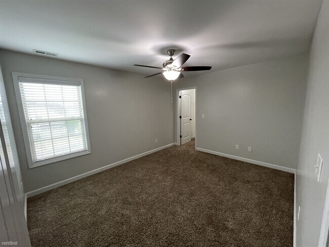 Building Photo - 5 br, 4 bath House - 14 Marquis Drive