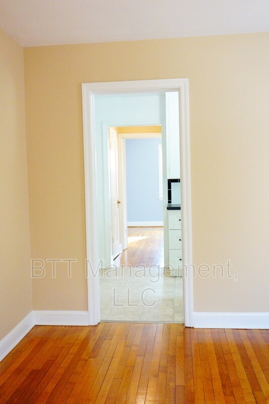 Building Photo - 812 Greenwood Cir