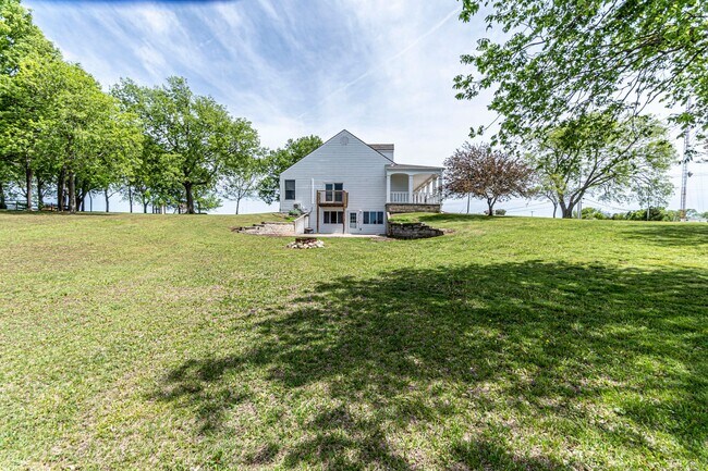 Building Photo - Please View 3D Virtual Walk-Through Before...