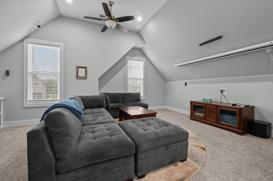 Building Photo - 1136 Secretariat Dr