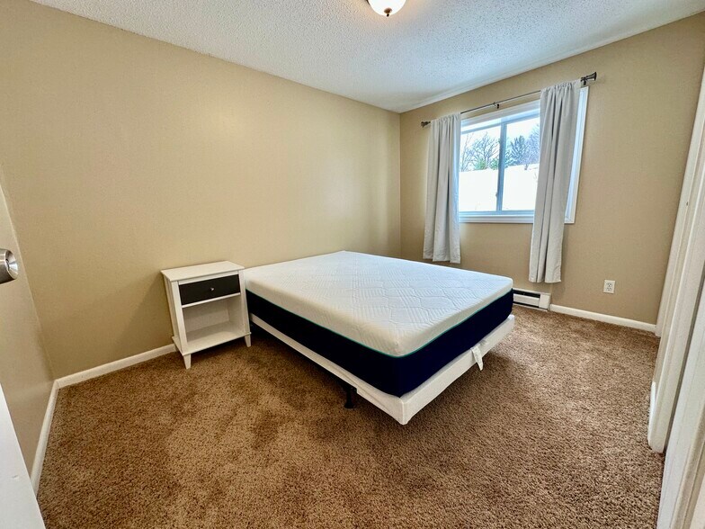 Building Photo - 3329 Mahoney Dr