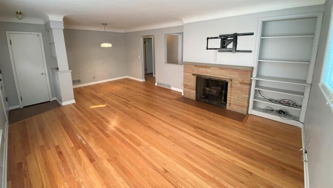 Building Photo - 1510 Woodland Dr