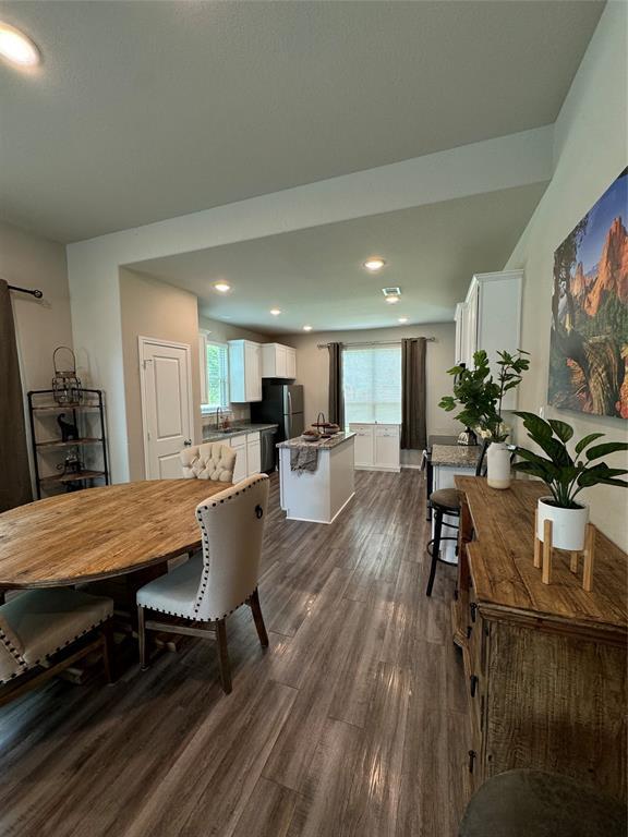 Building Photo - 710 Crystal River