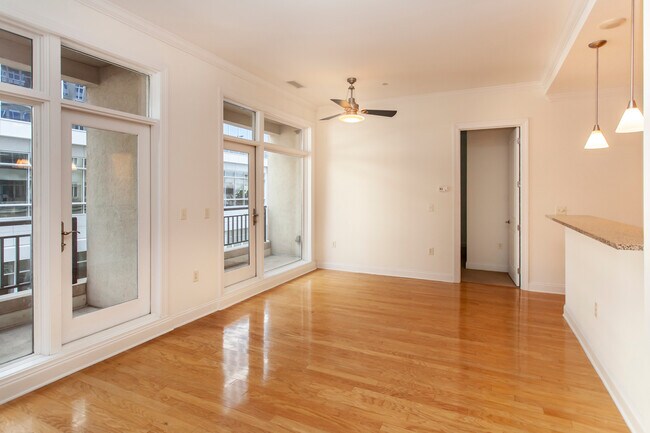 Primary Photo - 230 S Tryon St