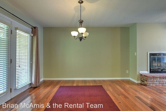 Building Photo - 2 br, 1.5 bath House - 206 Windridge Colony