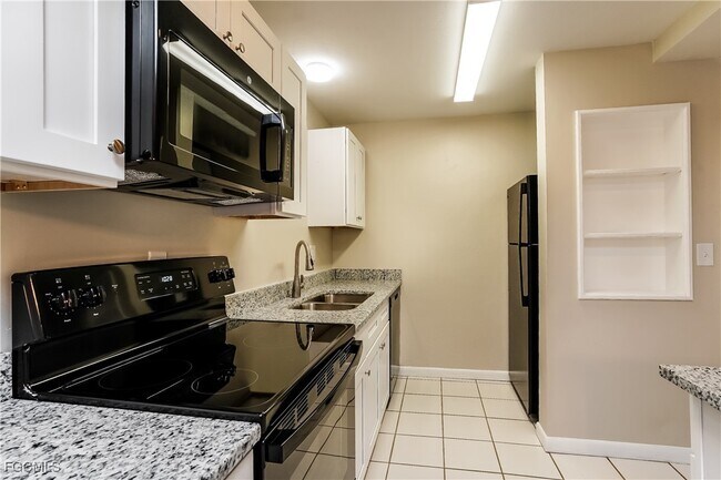 Building Photo - 330 SE 46th Ln