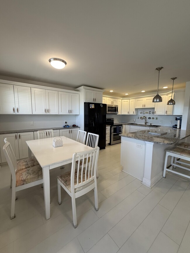 Primary Photo - 4057 Wolverton C