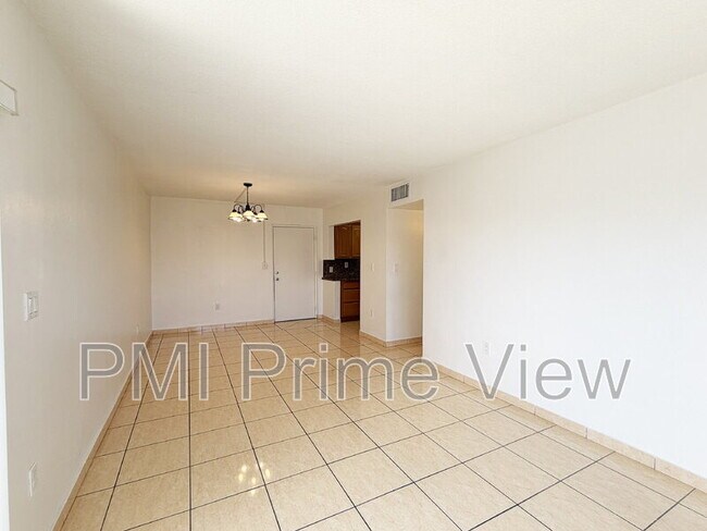 Building Photo - 495 NW 72nd Ave
