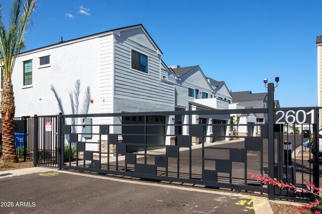 Building Photo - 2601 N 27th St