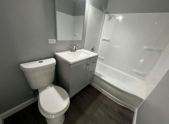 Building Photo - 18453 Clyde Rd