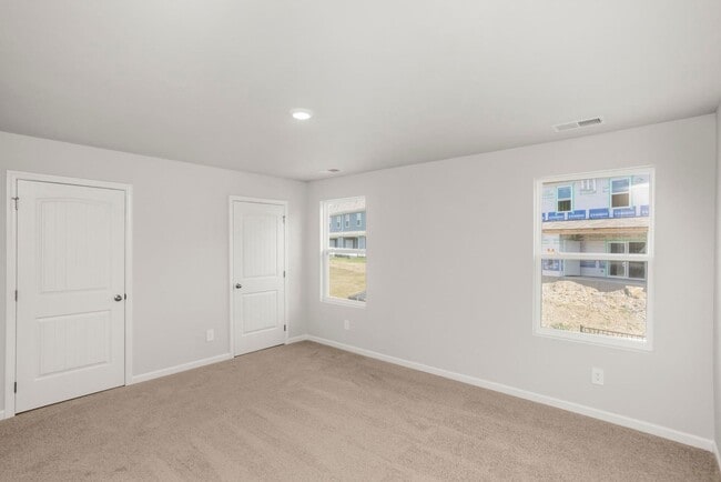 Building Photo - 2985 Mallard Dr
