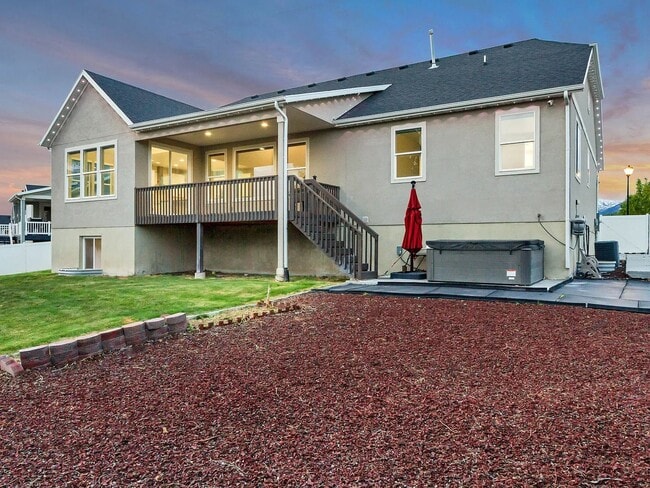 Building Photo - 3 Bedroom 2.5 Bathroom Home in Lehi!