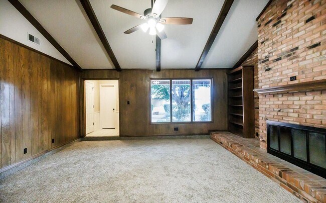 Building Photo - 3406 65th Dr