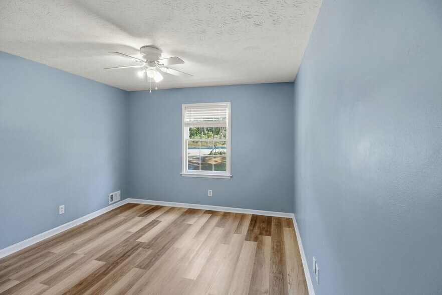 Building Photo - 1805 Highpoint Rd