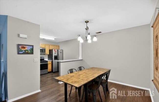Building Photo - 317 Vasser Dr
