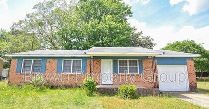 Building Photo - 817 Bronco Rd