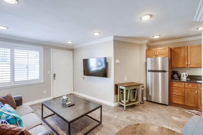 Building Photo - 3764 Bayside Ln