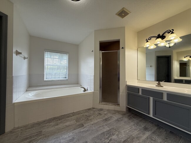 Building Photo - 4728 Innisbrook Ct N
