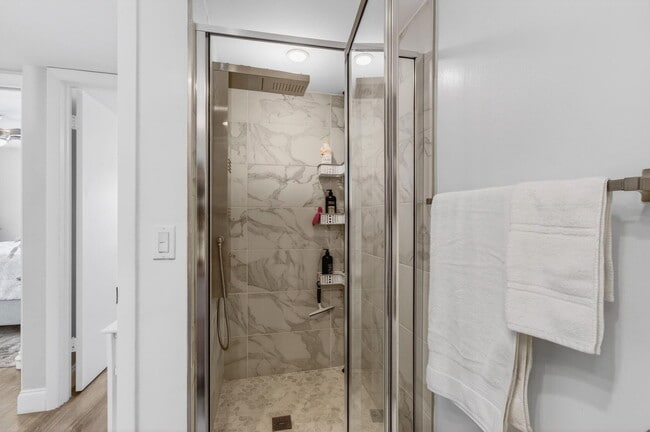 Building Photo - 292 Piedmont G