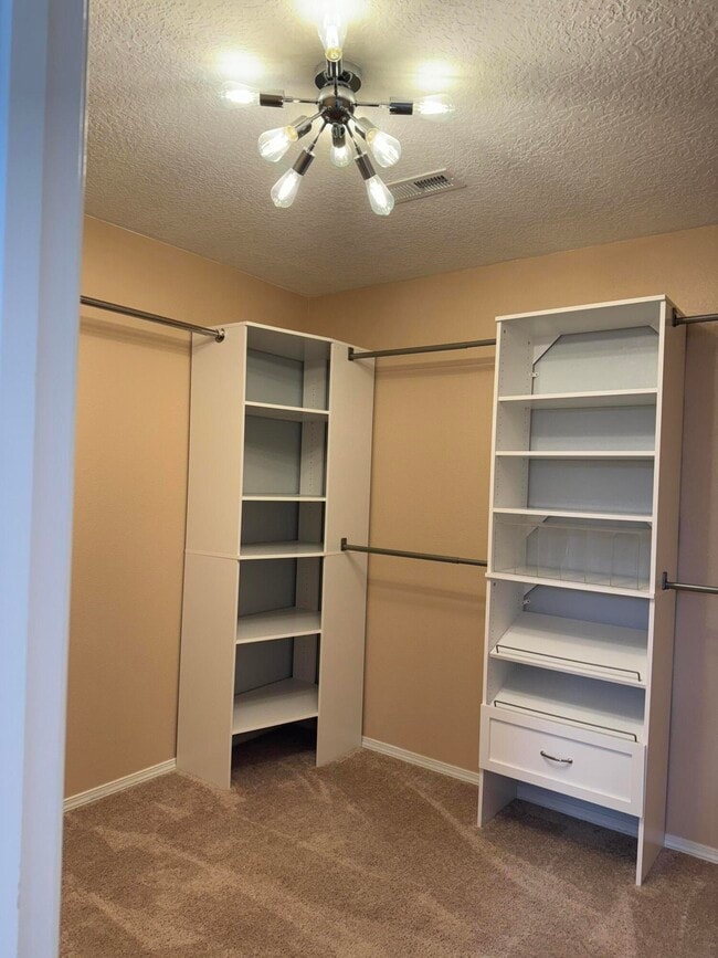 Building Photo - 10812 Fort Point Ln NE