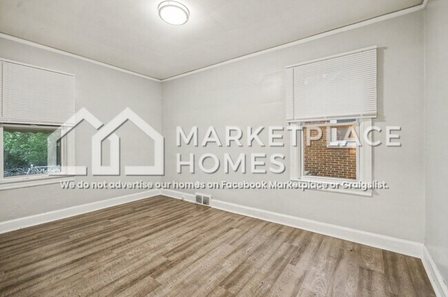 Building Photo - 15071 Cruse St