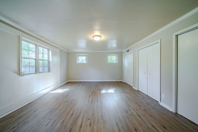 Building Photo - Beautifully Updated Corner Lot Home!