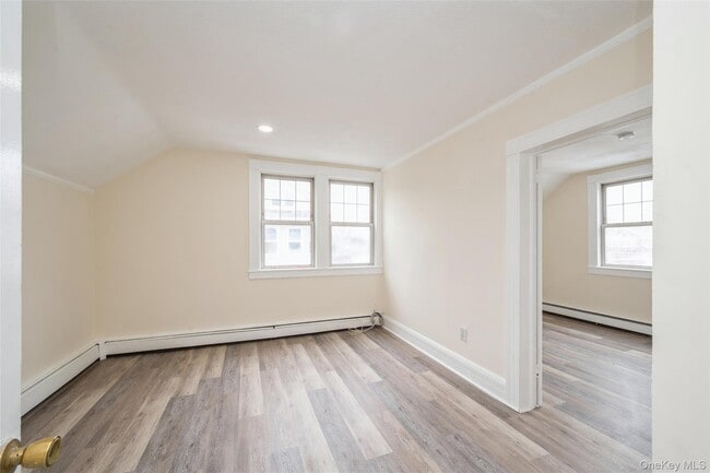 Building Photo - 36 Tyler Ave