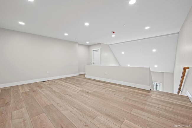 Building Photo - 80 Division St