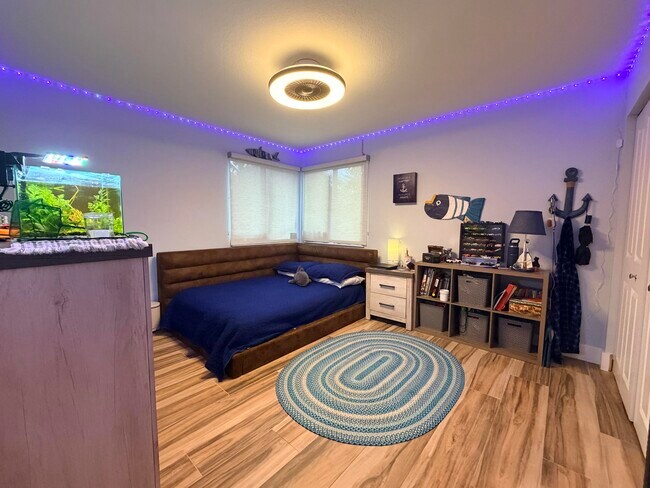 Building Photo - 3041 Perriwinkle Cir