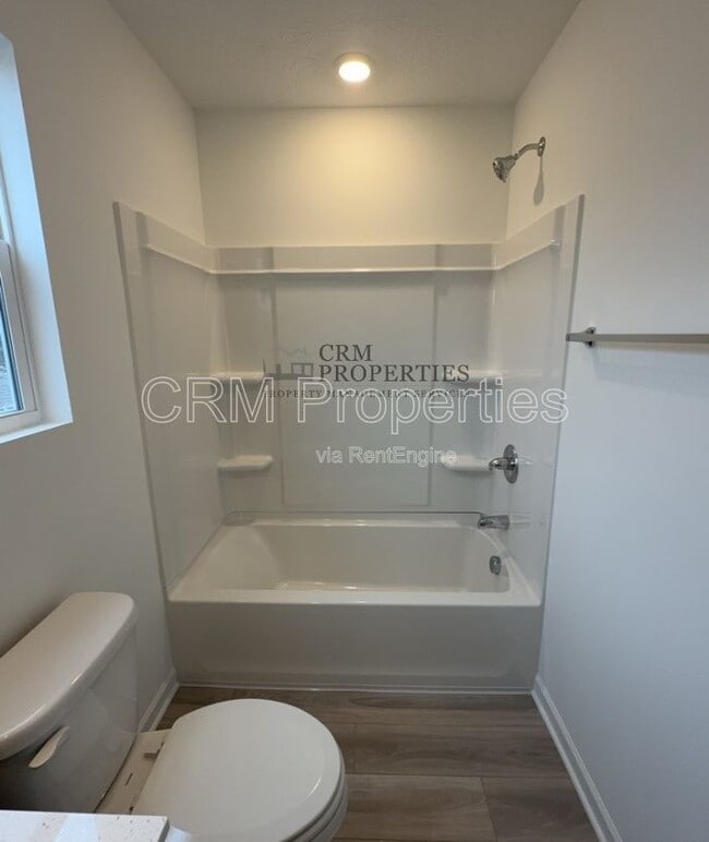 Building Photo - 809 Oyster Bay Dr