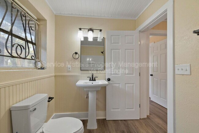 Building Photo - 1922 W Gregory St