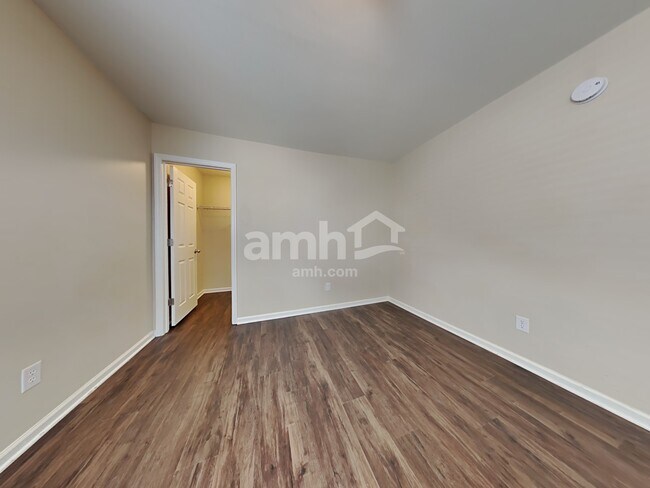 Building Photo - 202 Short Woods Ct