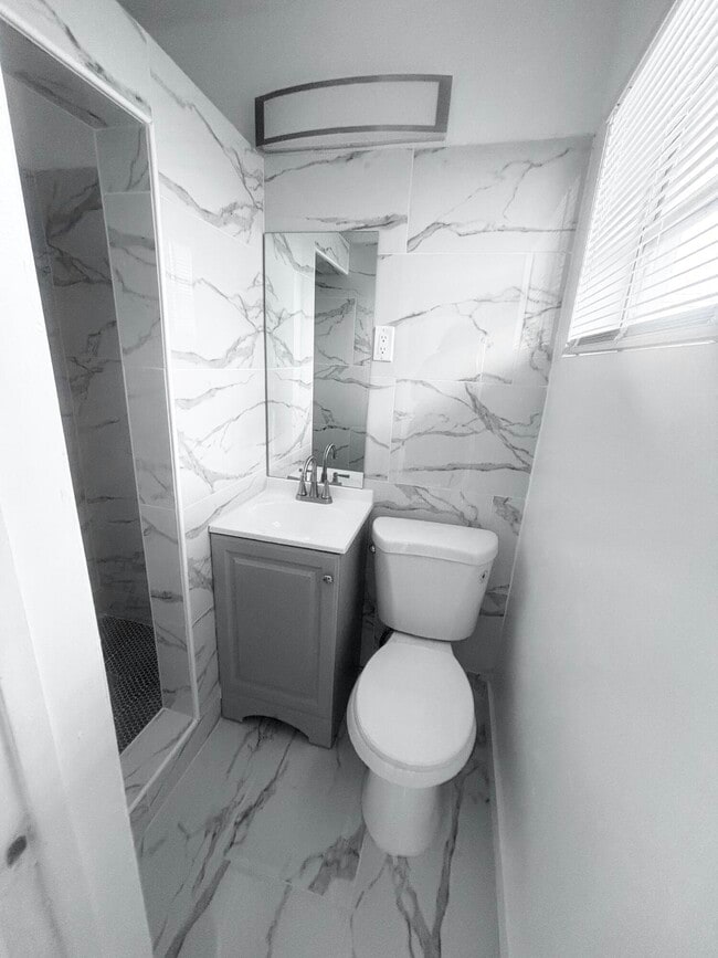 Building Photo - 531 C St