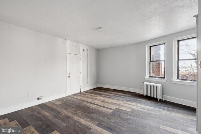 Building Photo - 7250 Chestnut St