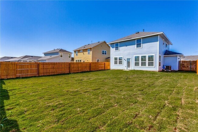 Building Photo - 131 Trailside Ln