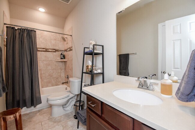 Building Photo - 22126 Grand Mist Dr