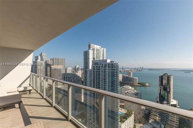 Building Photo - 1010 Brickell Ave