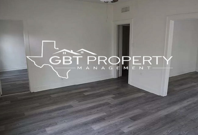 Building Photo - 4 Bedroom 3 Bath Home Remodeled!!!!