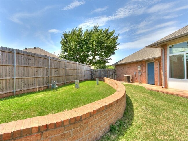 Building Photo - 5501 Lanceshire Ln