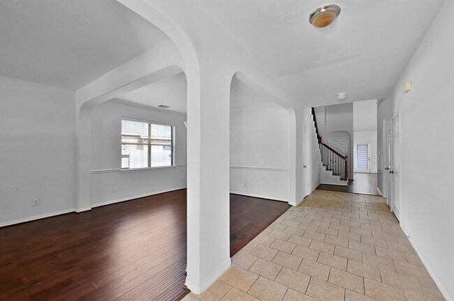Building Photo - 8803 Peach Oak Crossing