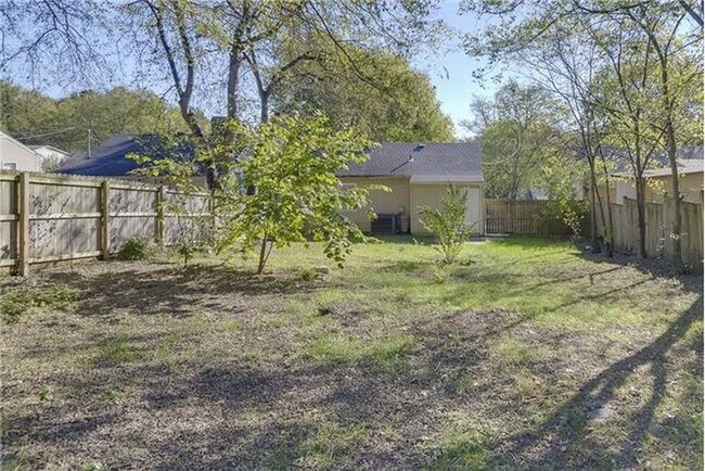 Building Photo - Charming Cottage in Sylvan Heights with Hardwood Floors, Granite Counter Tops, Fenced Yard, 2.5 M...