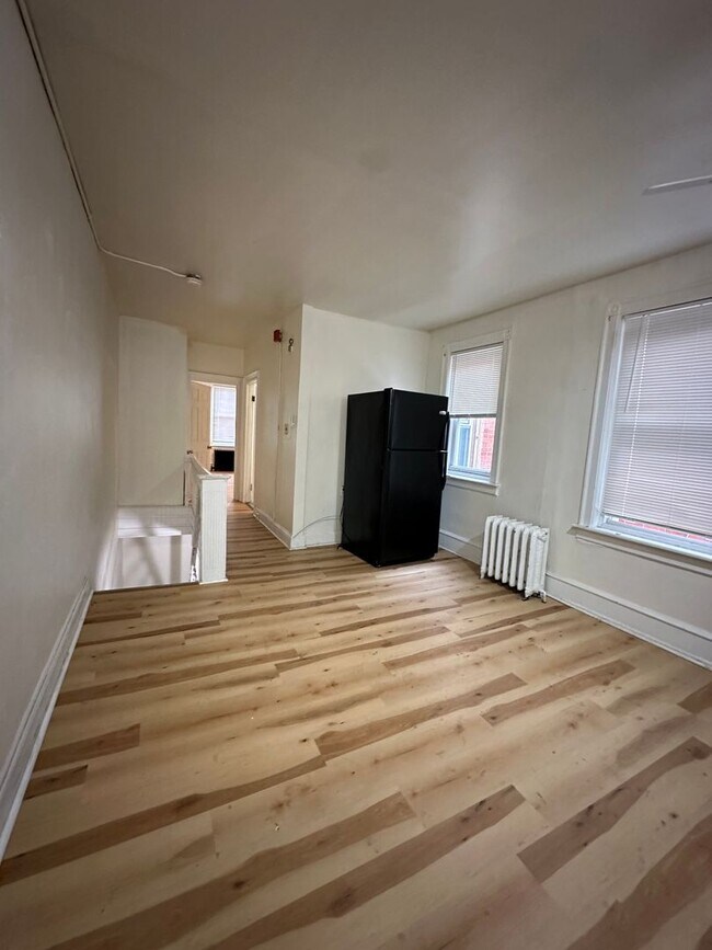 Building Photo - 1330 W Hunting Park Ave