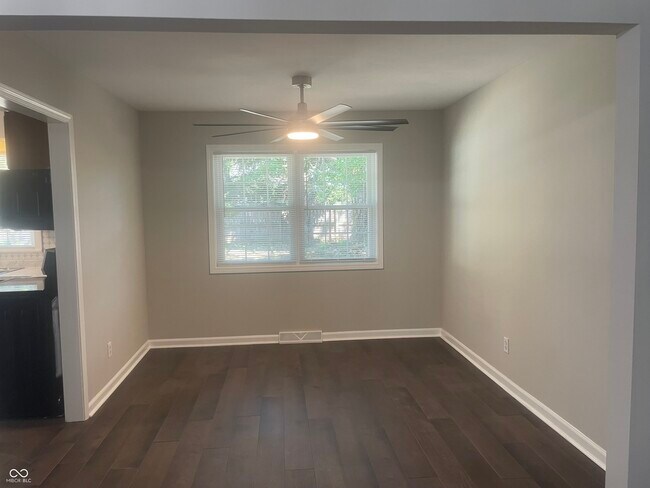 Building Photo - 1416 Miami Ct S