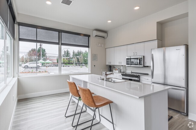 Resident Lounge - Walnut Trail Apartments