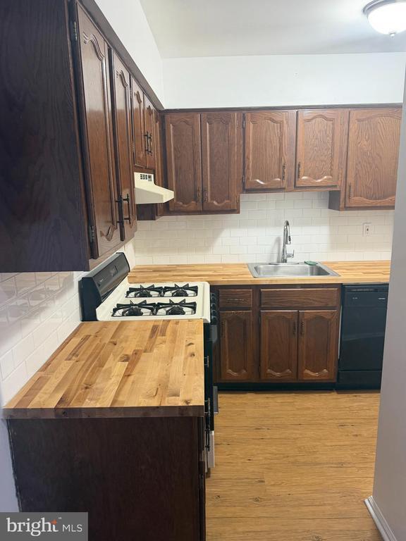 Building Photo - 526 Gia Cir