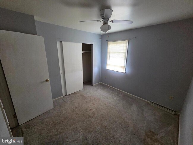Building Photo - 945 Timber Ln