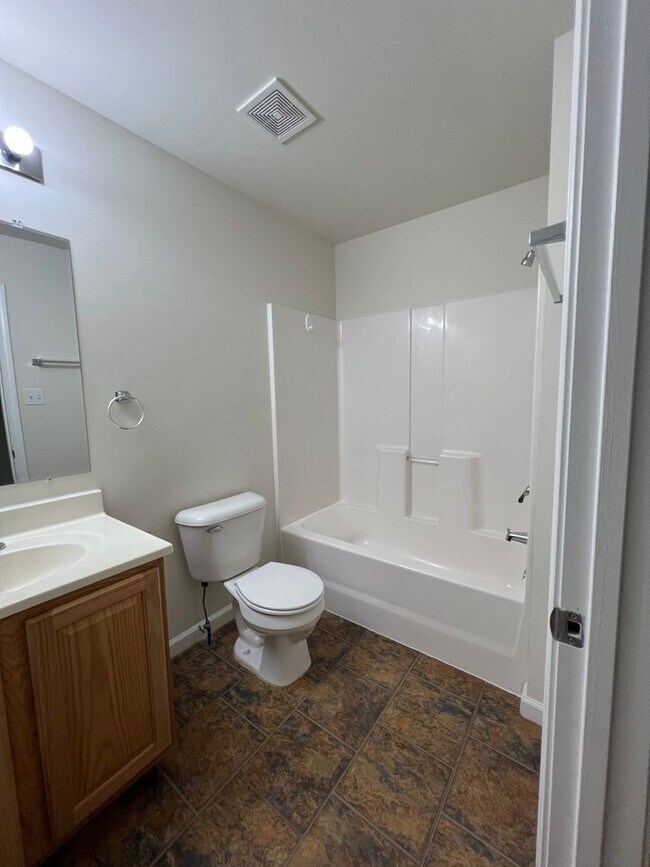 Building Photo - Home for rent