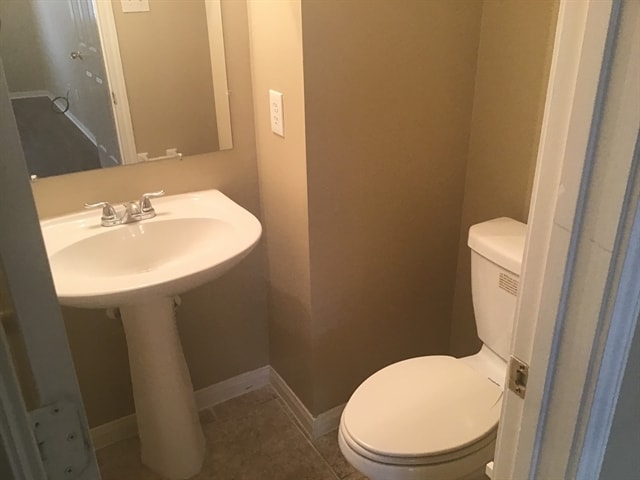 Building Photo - 1043 Leadenhall Cir