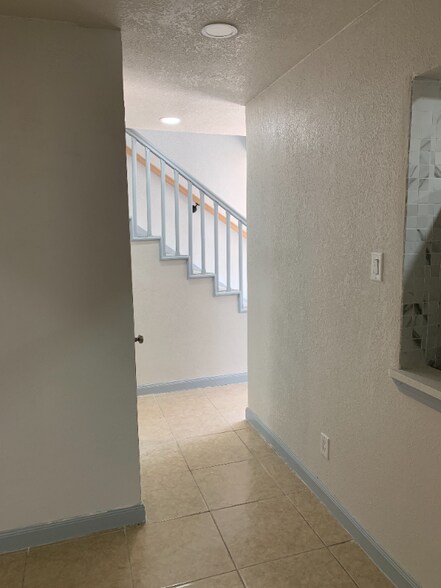 Building Photo - 4624 San Jacinto St